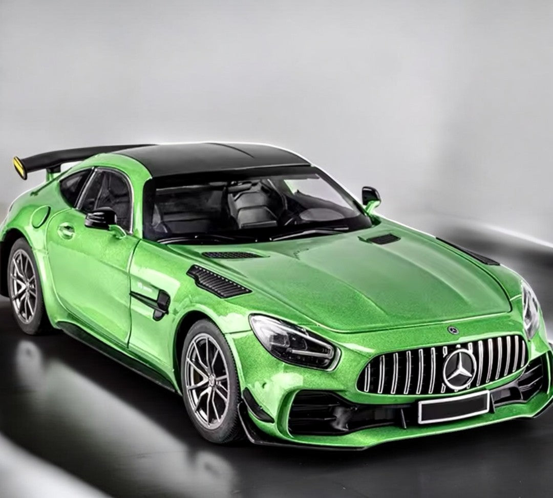 Mercedes AMG GTR 1/18 son et lumière