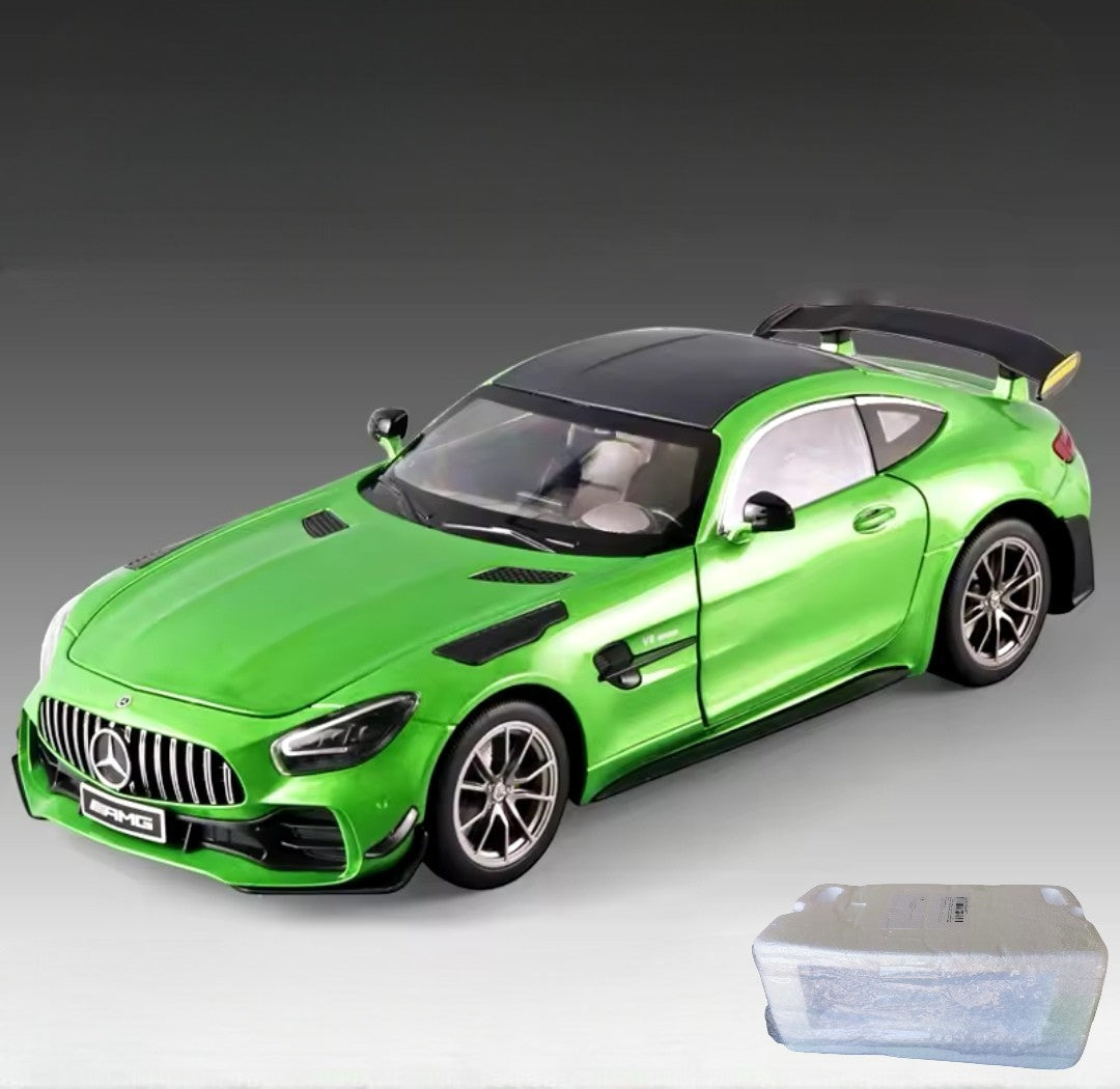 Mercedes AMG GTR 1/18 son et lumière