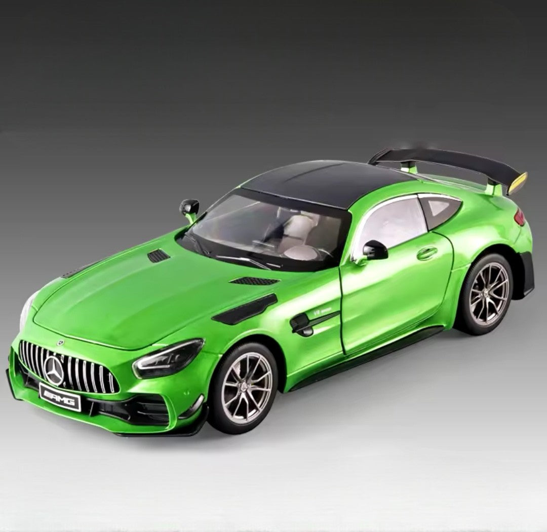 Mercedes AMG GTR 1/18 son et lumière