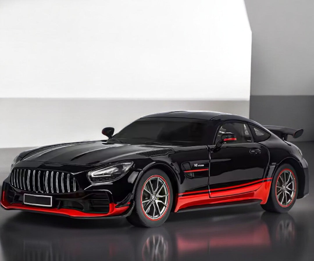 Mercedes AMG GTR 1/18 son et lumière